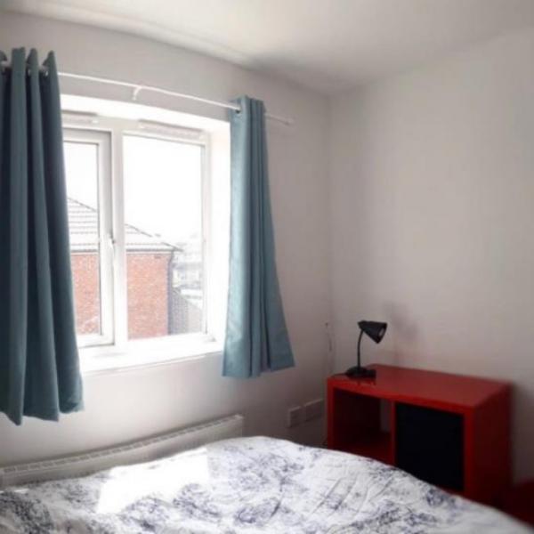 Find Rooms For Rent Across UK | Room For Let | Monday To Friday